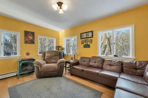 9 Barkland Drive Derry NH 03038