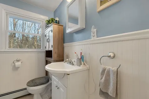 9 Barkland Drive Derry NH 03038