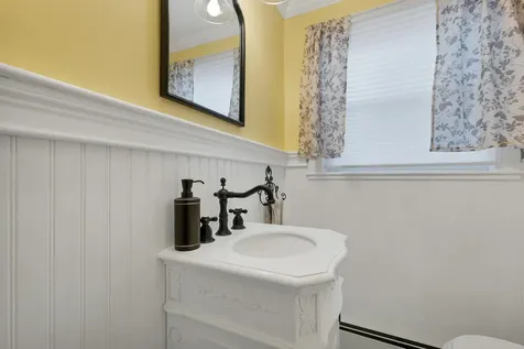 9 Barkland Drive Derry NH 03038