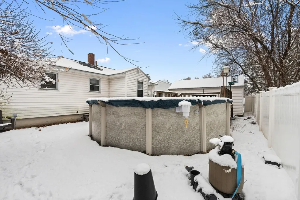 163 Tolles Street Nashua NH 03064