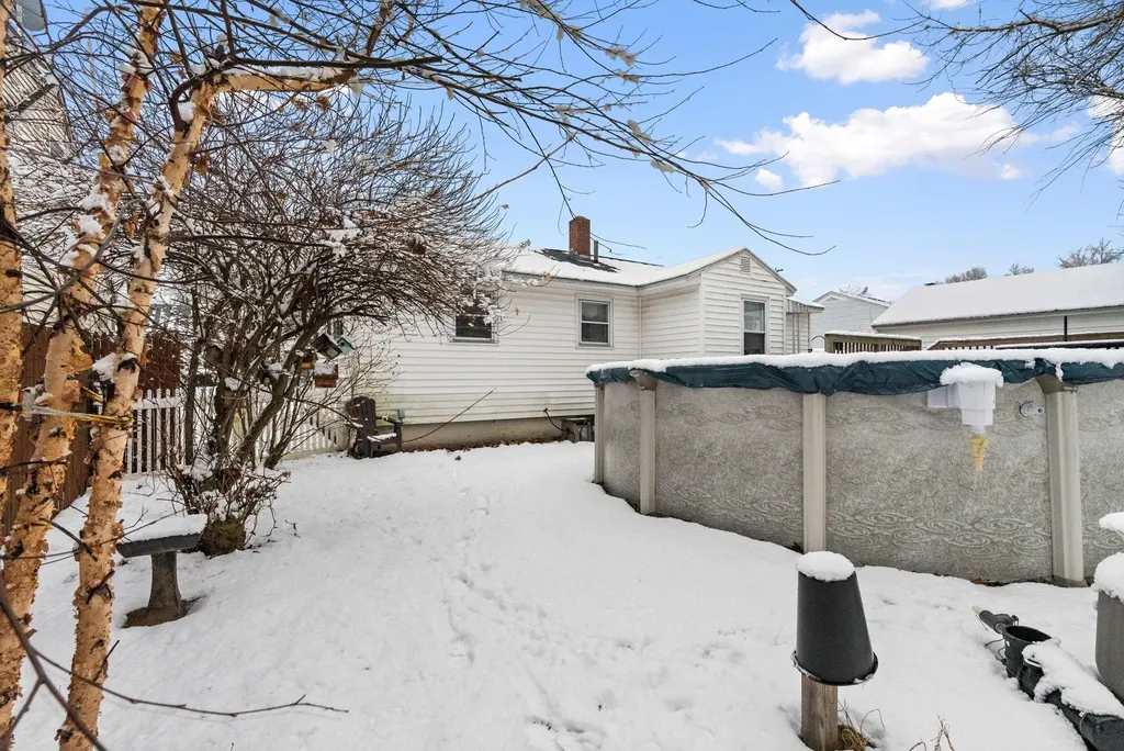 163 Tolles Street Nashua NH 03064