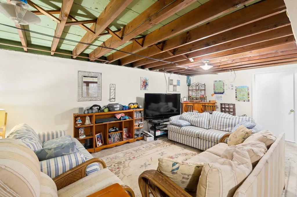 163 Tolles Street Nashua NH 03064