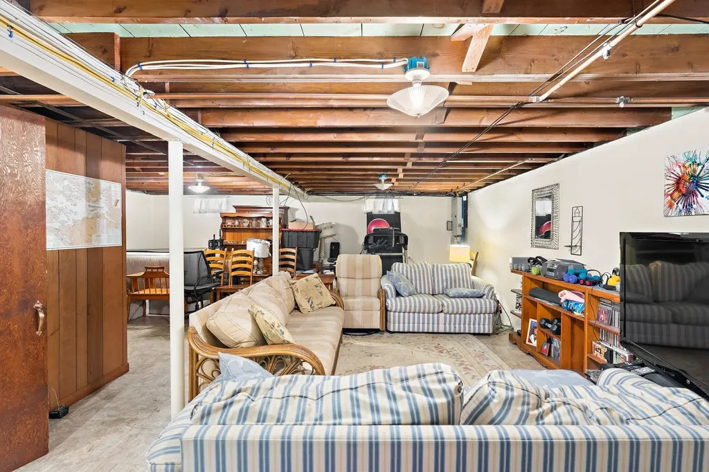 163 Tolles Street Nashua NH 03064