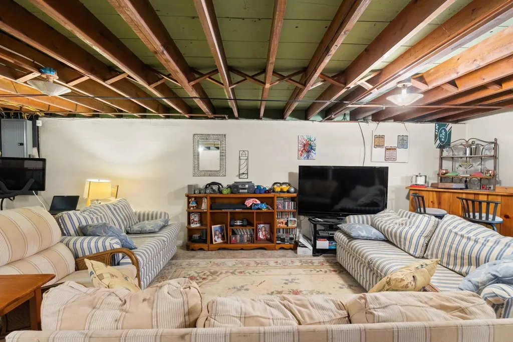 163 Tolles Street Nashua NH 03064