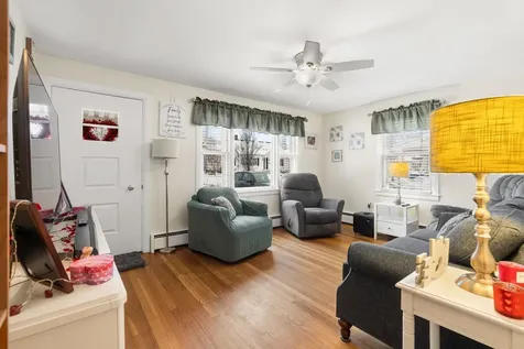 163 Tolles Street Nashua NH 03064