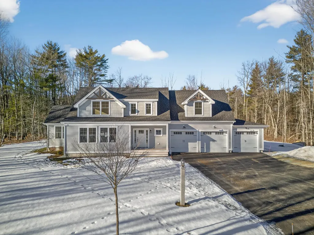 22 Winni Farm Road Gilford NH 03249