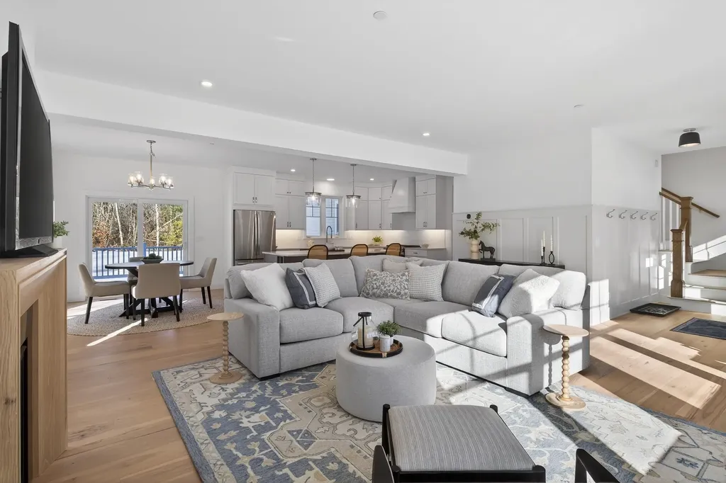 22 Winni Farm Road Gilford NH 03249