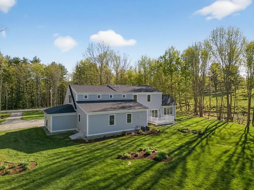 22 Winni Farm Road Gilford NH 03249