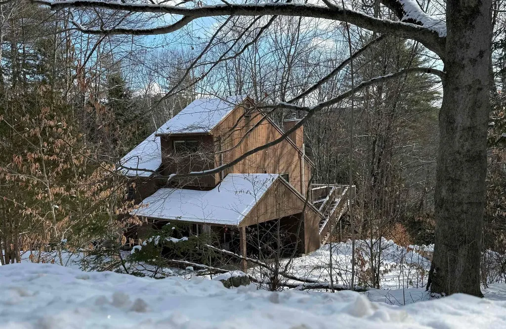 525 Morgan Road Hartford VT 05059