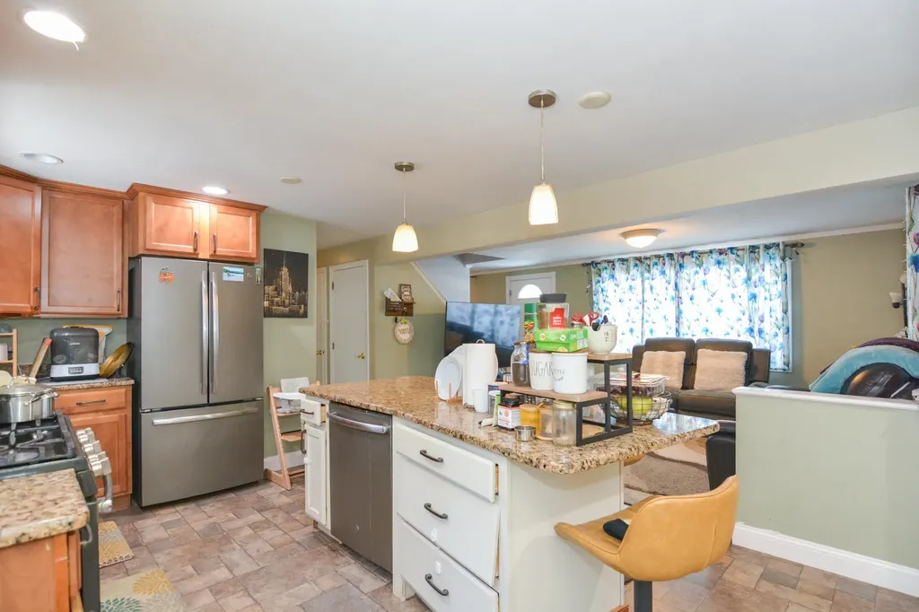 14 Millbrook Drive Nashua NH 03062