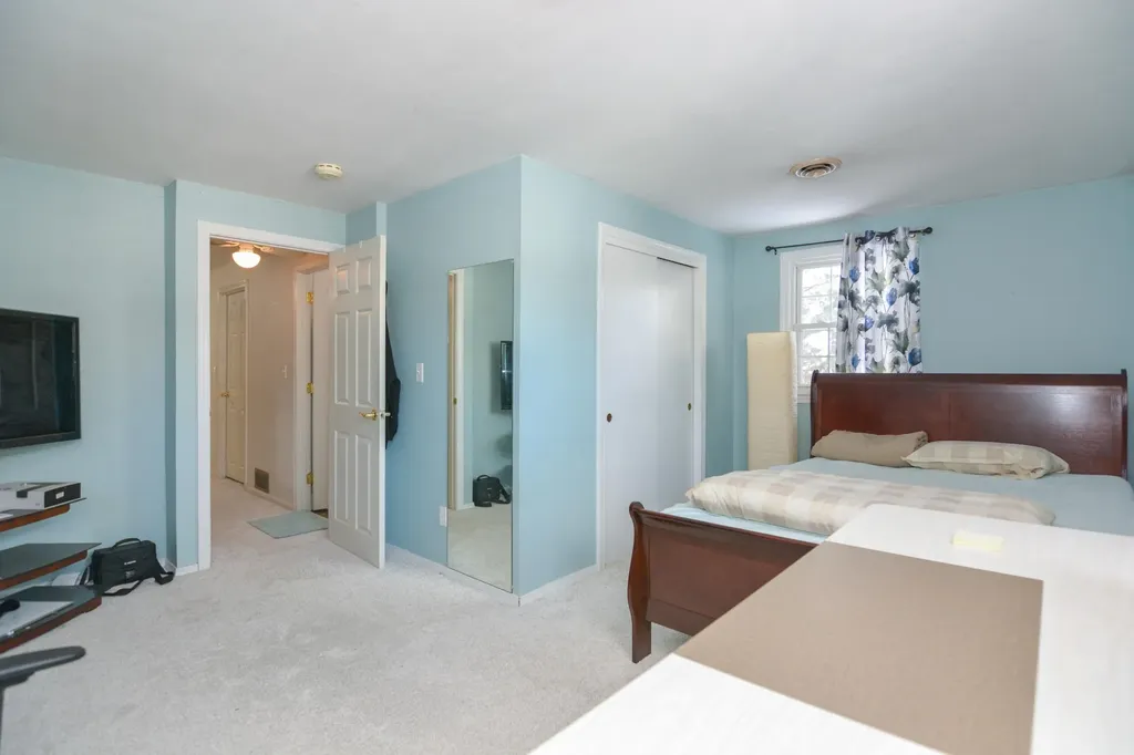 14 Millbrook Drive Nashua NH 03062