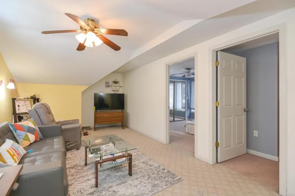 14 Millbrook Drive Nashua NH 03062