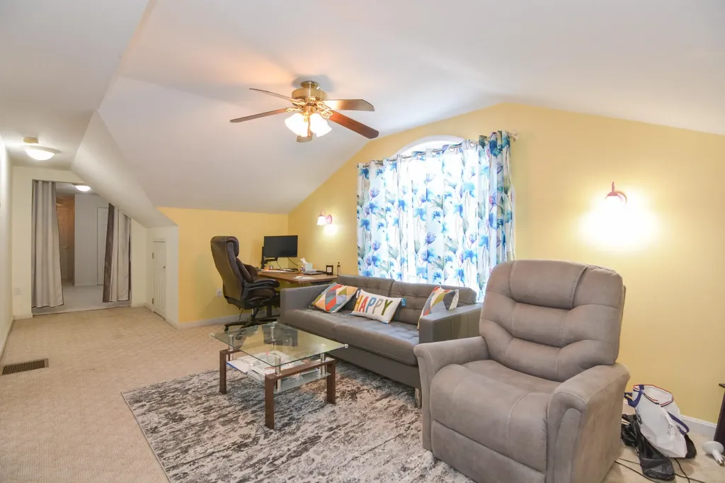 14 Millbrook Drive Nashua NH 03062