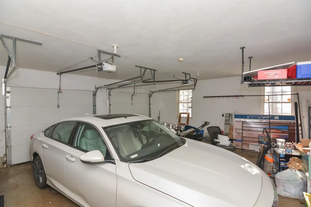 14 Millbrook Drive Nashua NH 03062