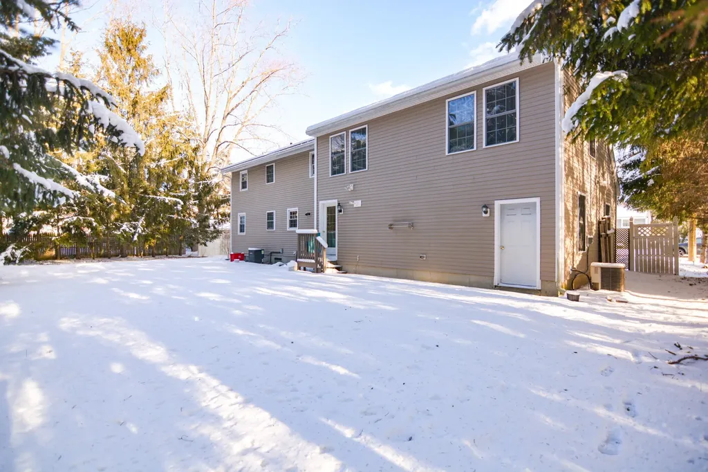 14 Millbrook Drive Nashua NH 03062