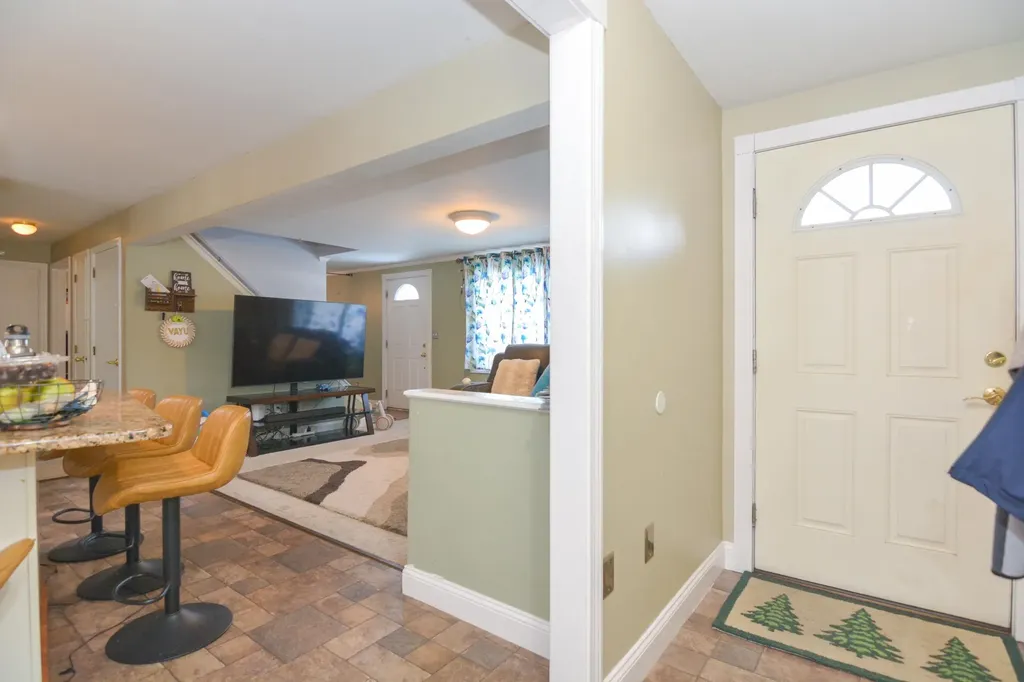 14 Millbrook Drive Nashua NH 03062