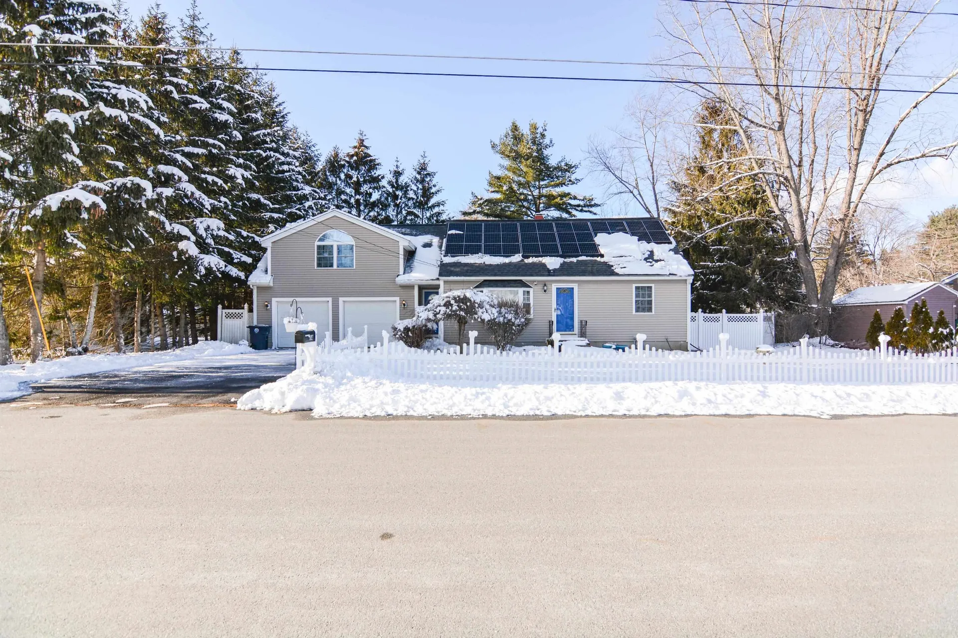 14 Millbrook Drive Nashua NH 03062