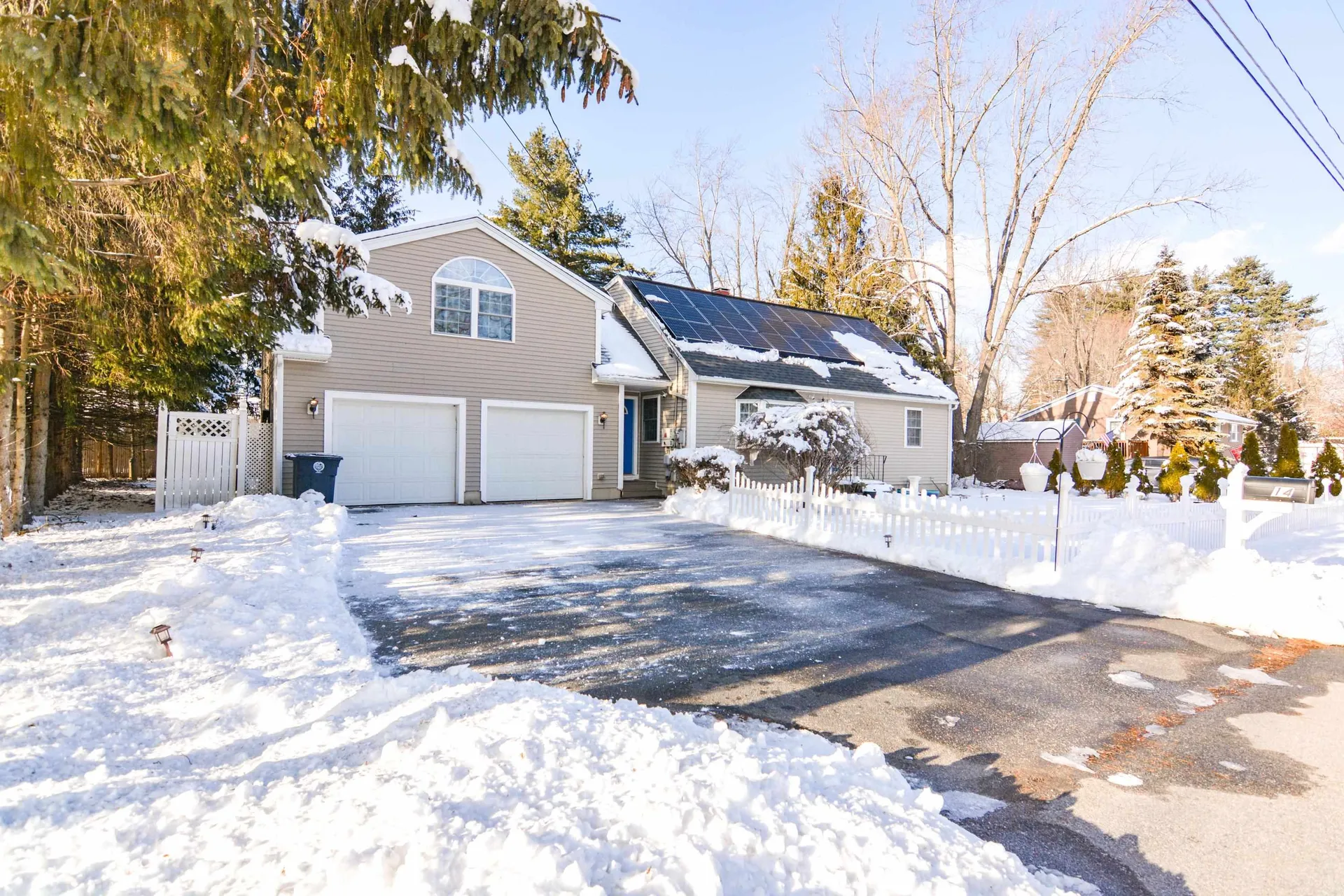 14 Millbrook Drive Nashua NH 03062