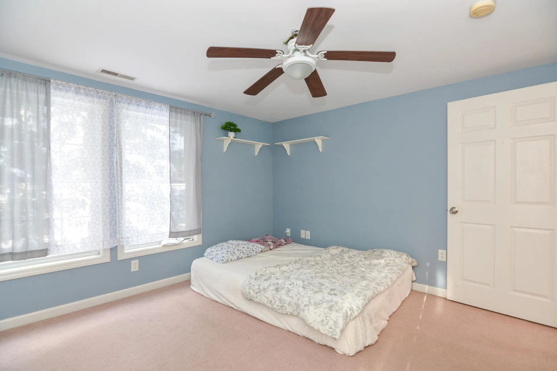 14 Millbrook Drive Nashua NH 03062