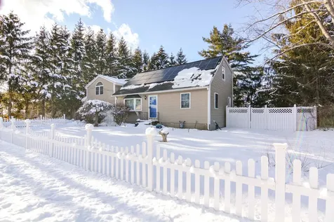 14 Millbrook Drive Nashua NH 03062