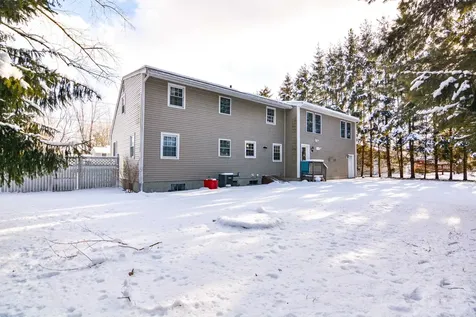 14 Millbrook Drive Nashua NH 03062
