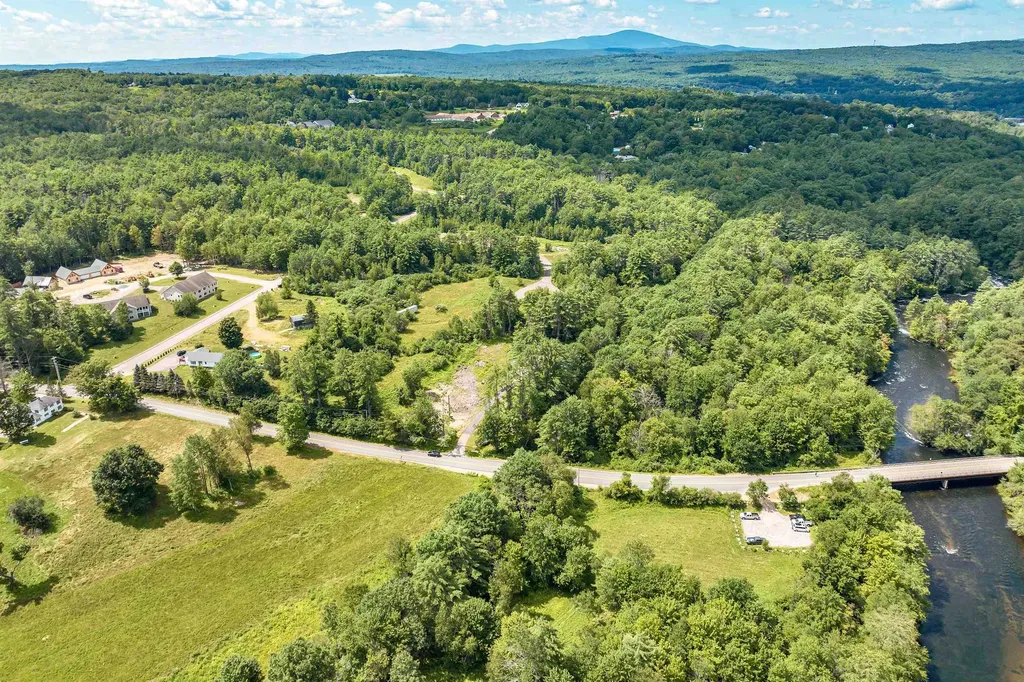 22 Stonehenge Circle Northfield NH 03276