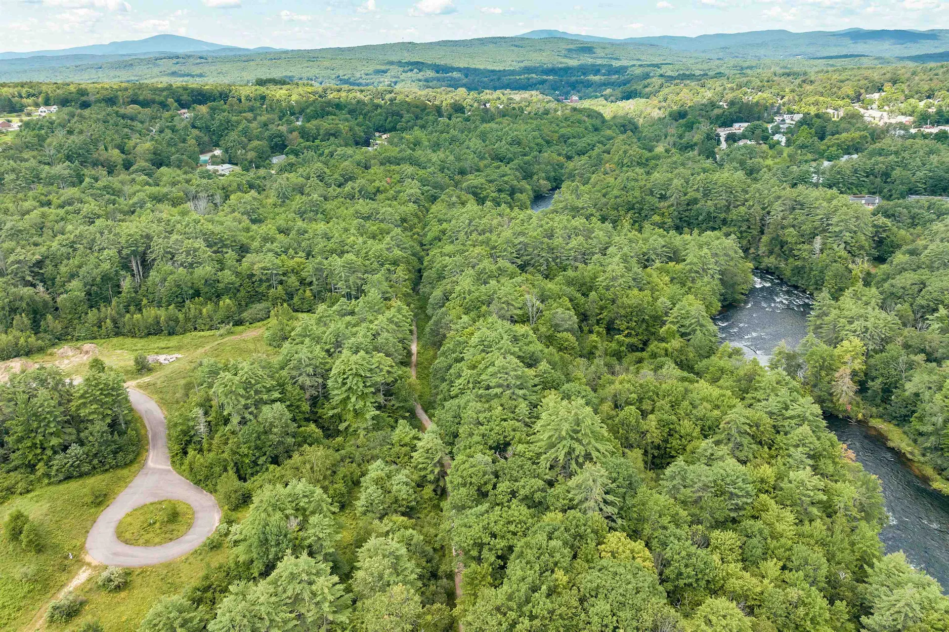 22 Stonehenge Circle Northfield NH 03276