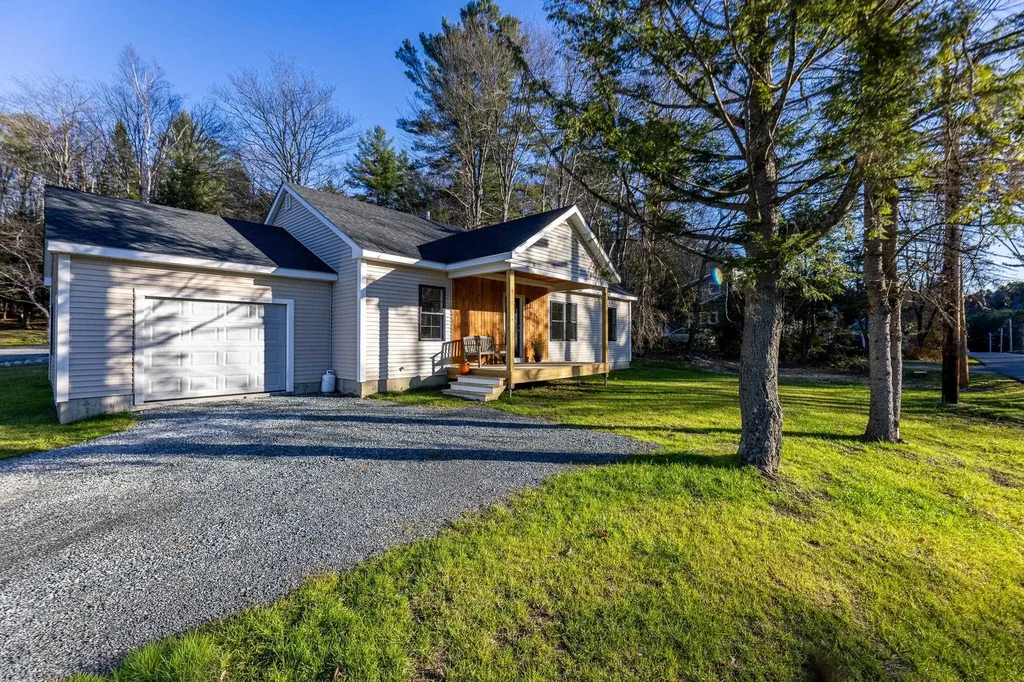 216 Quechee Hartland Road Hartford VT 05059