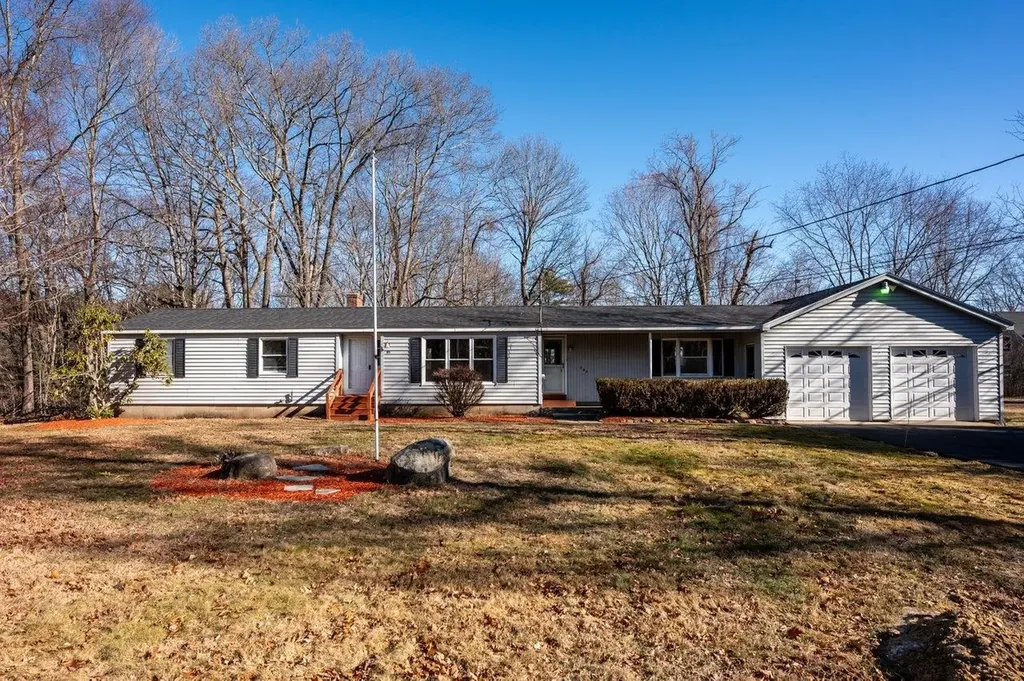 240 Amesbury Road Kensington NH 03833