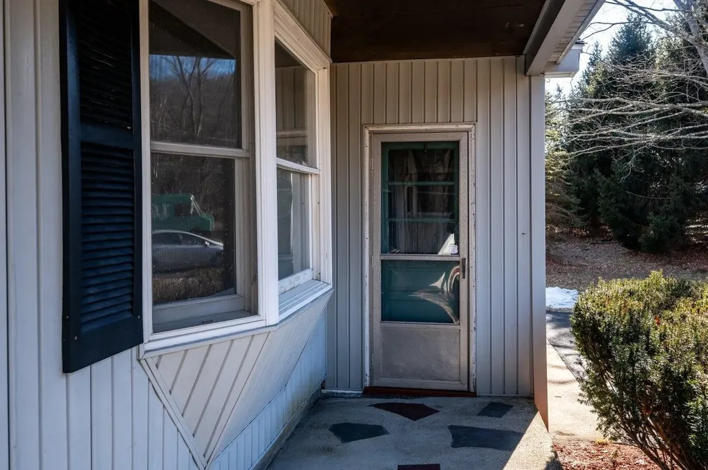 240 Amesbury Road Kensington NH 03833