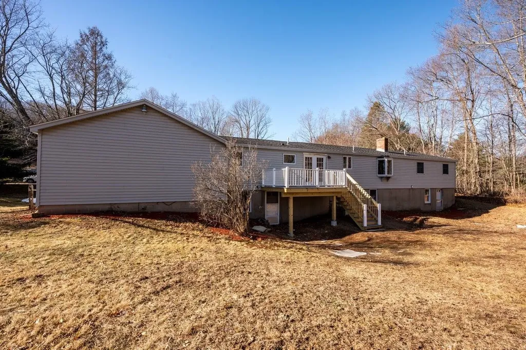 240 Amesbury Road Kensington NH 03833