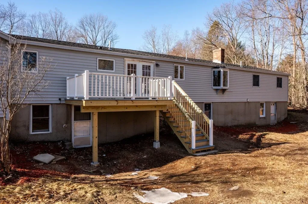 240 Amesbury Road Kensington NH 03833