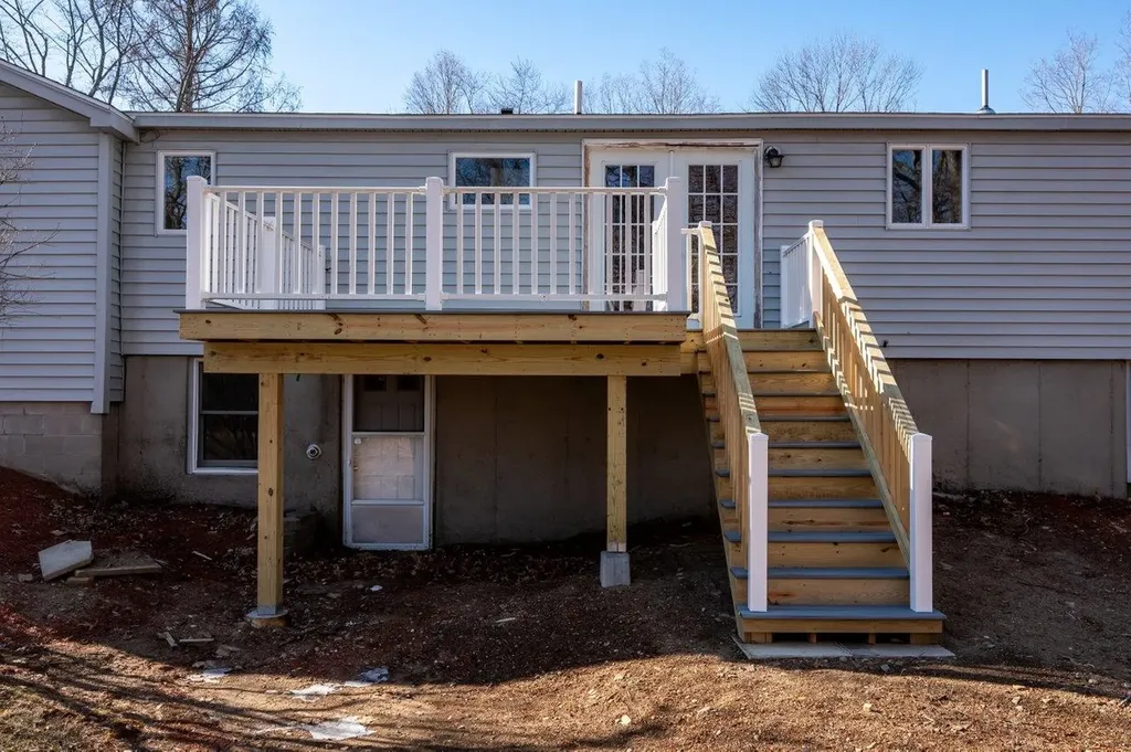 240 Amesbury Road Kensington NH 03833