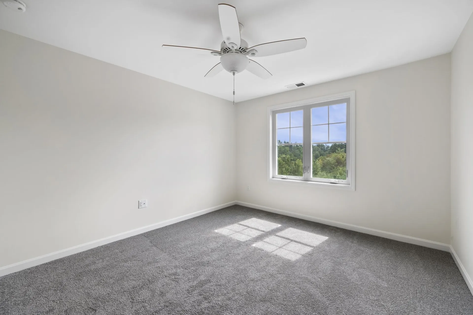 21 Crestview Way Raymond NH 03077