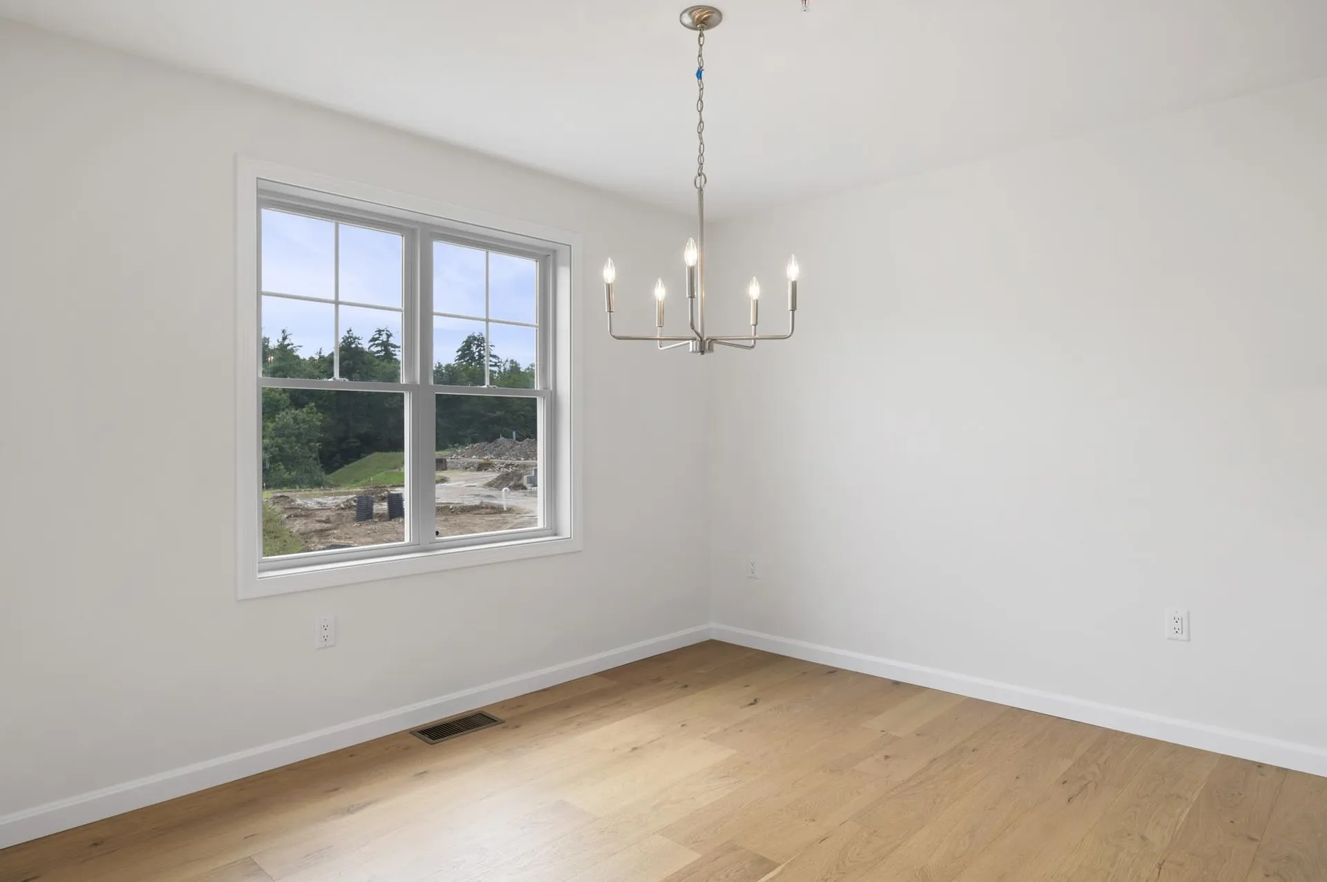 21 Crestview Way Raymond NH 03077