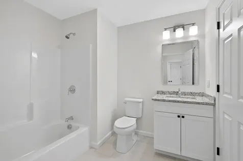 21 Crestview Way Raymond NH 03077