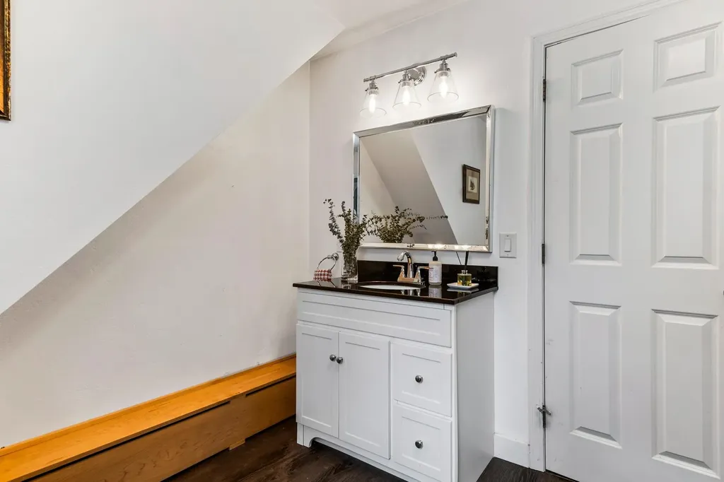 28 Old Spring Drive Grantham NH 03753