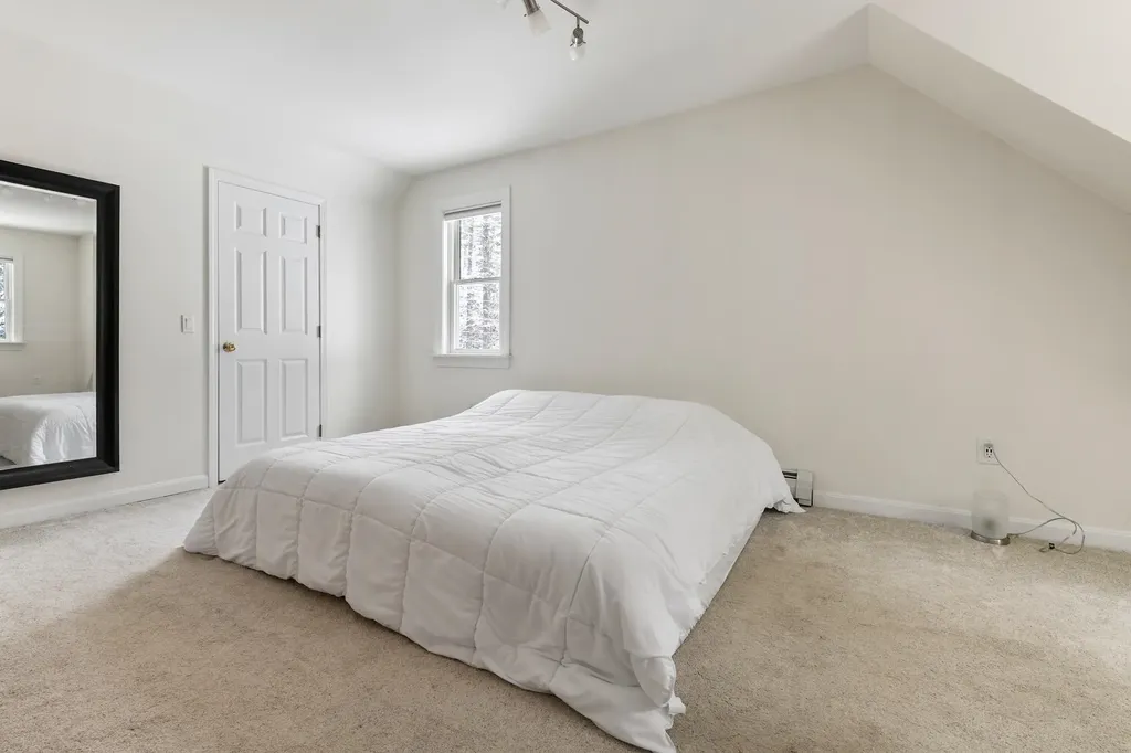 28 Old Spring Drive Grantham NH 03753