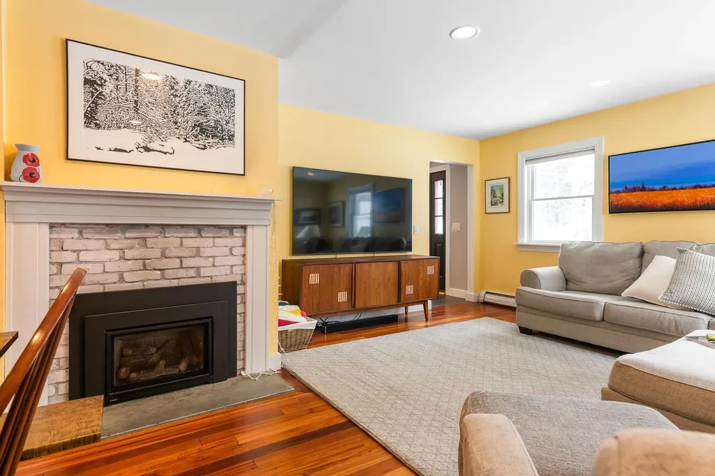 28 Old Spring Drive Grantham NH 03753