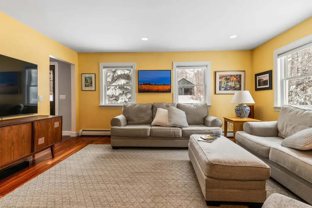 28 Old Spring Drive Grantham NH 03753