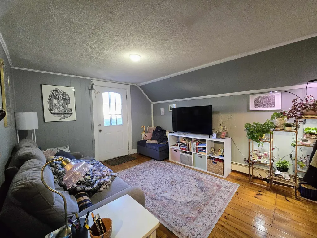 452 Manchester Street Manchester NH 03103