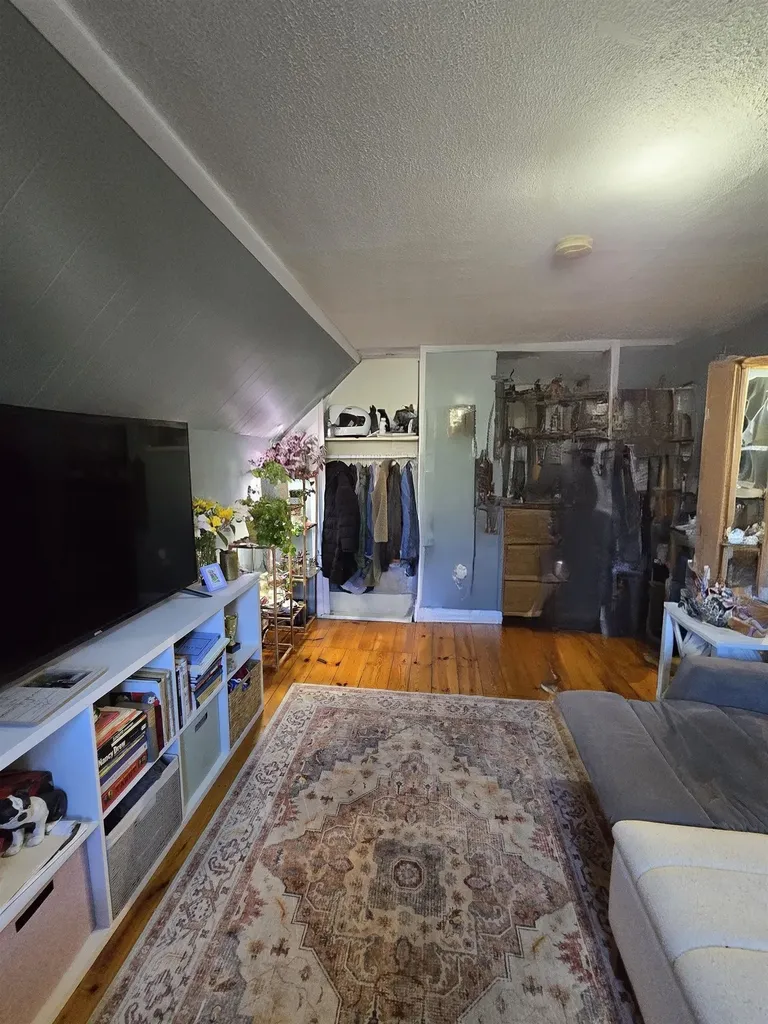 452 Manchester Street Manchester NH 03103