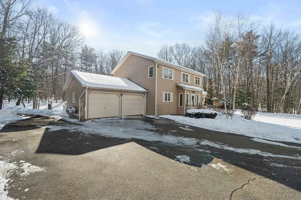 148 Sargent Road Holderness NH 03245