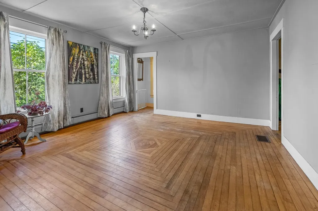 2295 Quechee Main Street Hartford VT 05059