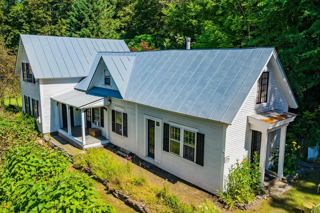 2295 Quechee Main Street Hartford VT 05059