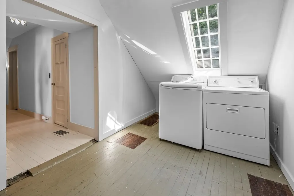 2295 Quechee Main Street Hartford VT 05059