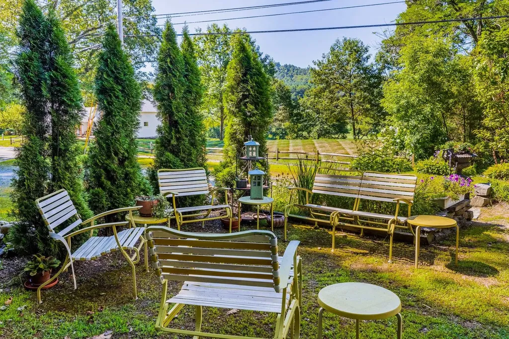 2295 Quechee Main Street Hartford VT 05059