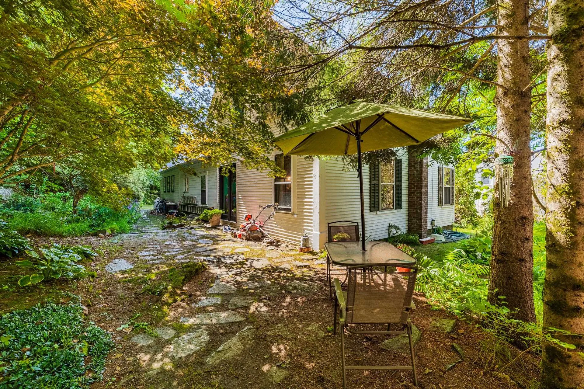 2295 Quechee Main Street Hartford VT 05059