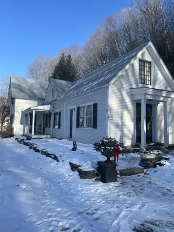 2295 Quechee Main Street Hartford VT 05059