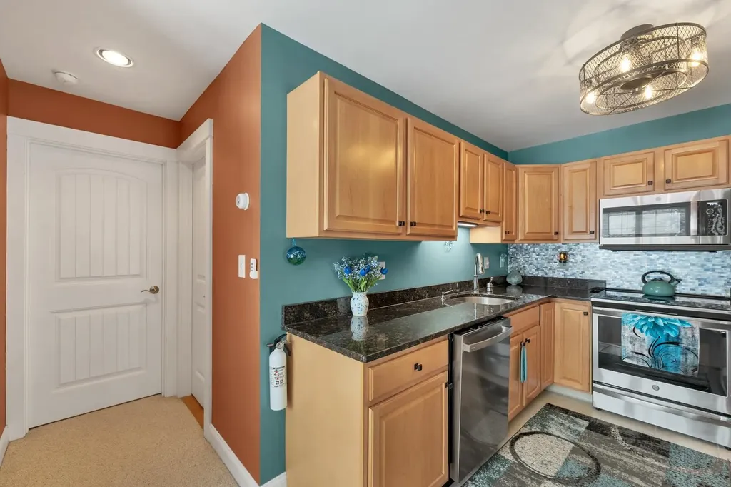 23 Falls Road Thornton NH 03285